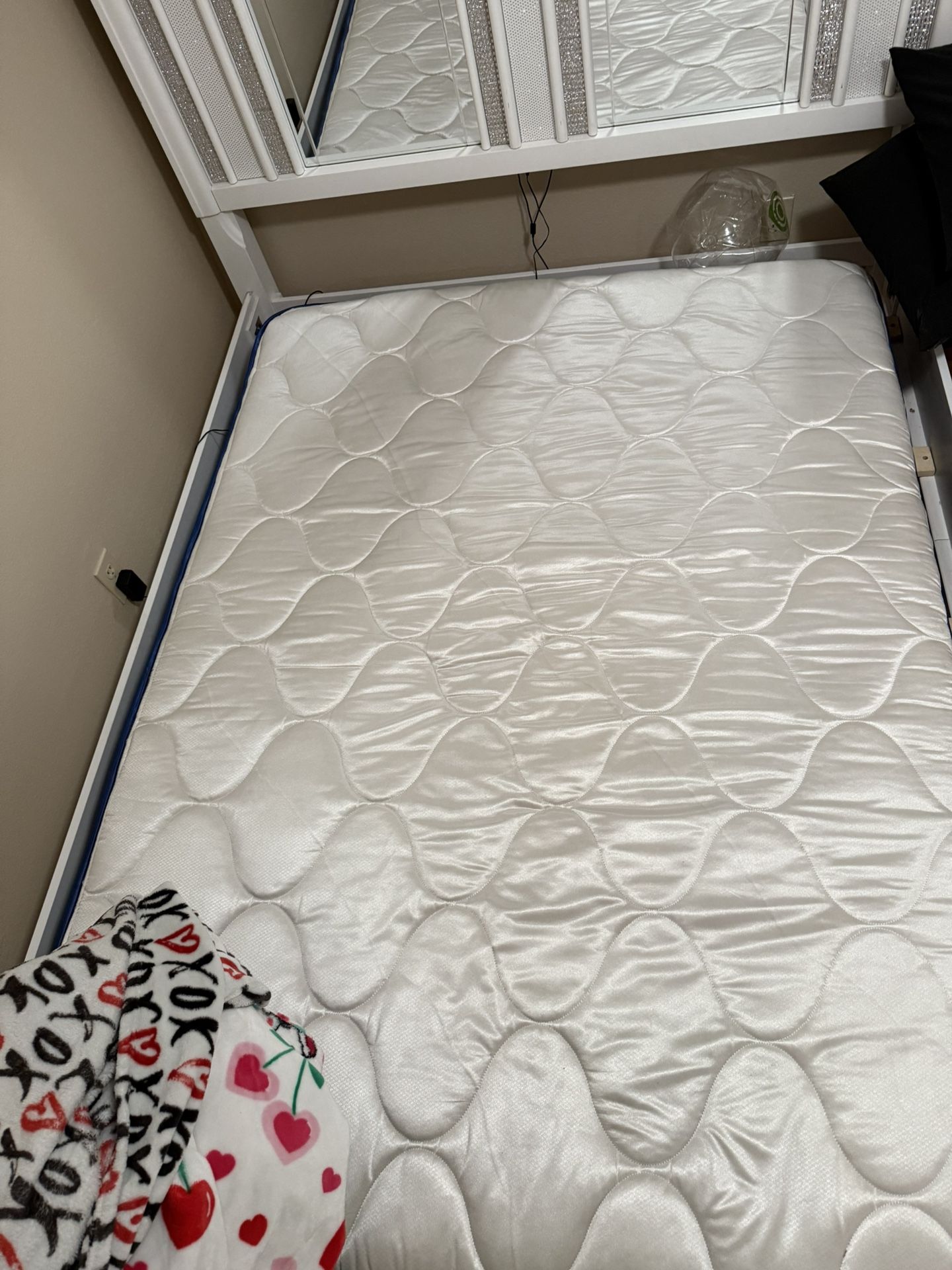 Full size mattress (MATTRESS ONLY)