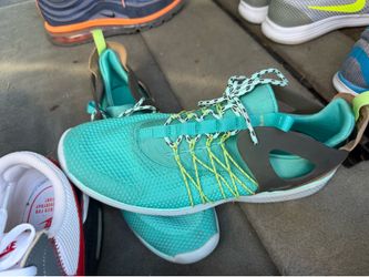 Men nike shoes size 10.5