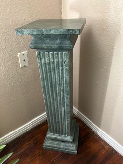 Green marble column