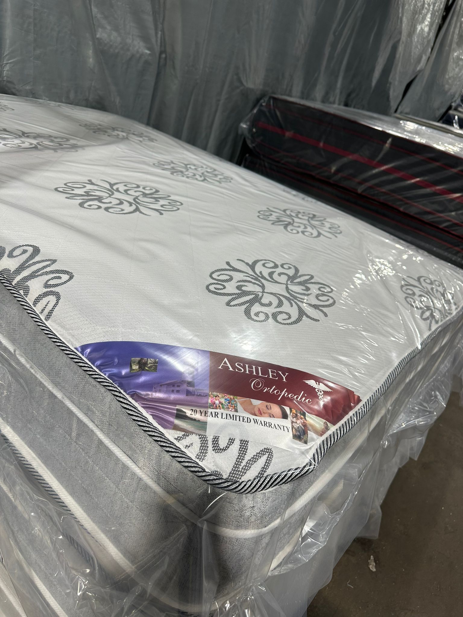 🔥King Pillow Top Mattress 🔥