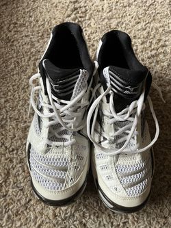 Mizuno Wave Lightning 7