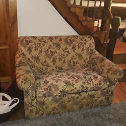 Love Seat, Fold out bed
