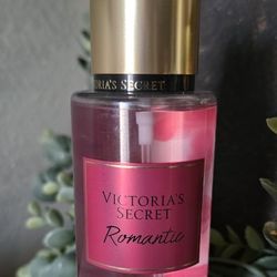 BRAND NEW ✨️ VICTORIA'S SECRET New! ROMANTIC✨️ Fragrance Mist 250ml/8.4 fl oz.

