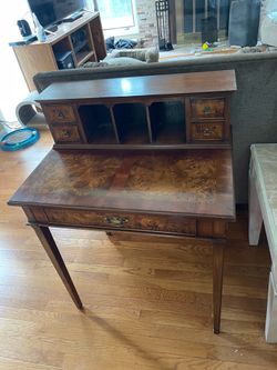 Ladies writing desk