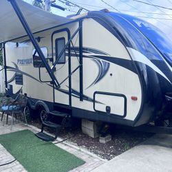 RV Travel Trailer 20’ 2016
