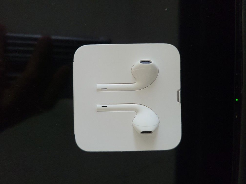 New Original Wired Apple Earbuds