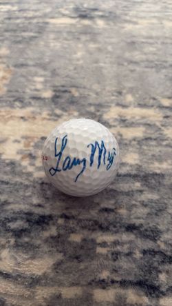 Signed Larry mize golf ball