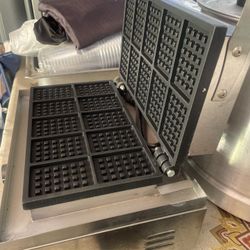 Commercial Waffle Maker 