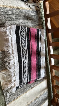 Throw blanket