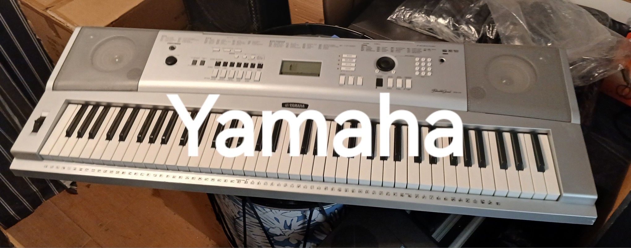 Yamaha Touch Sensitive Digital Keyboard Piano 