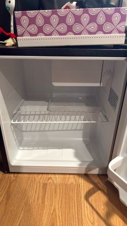 Mini fridge