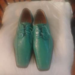 Gently Use Men Gator Shoes That's Offer Starting At 100