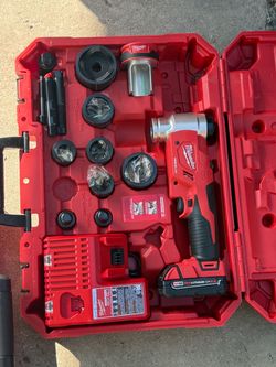 Millwauke knock out tool set