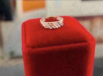 10 K Yellow Gold with Cubic Zirconia Size 6 NEW