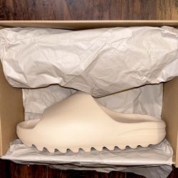 Brand New Adidas Yeezy Slide “Bone” Mens Size 11