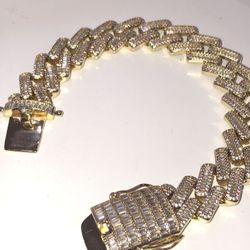Men's Miami Cuban Link Bracelet luxurious ICED out 14k Gold finish 14 mm Baguette Cuban Bracelet