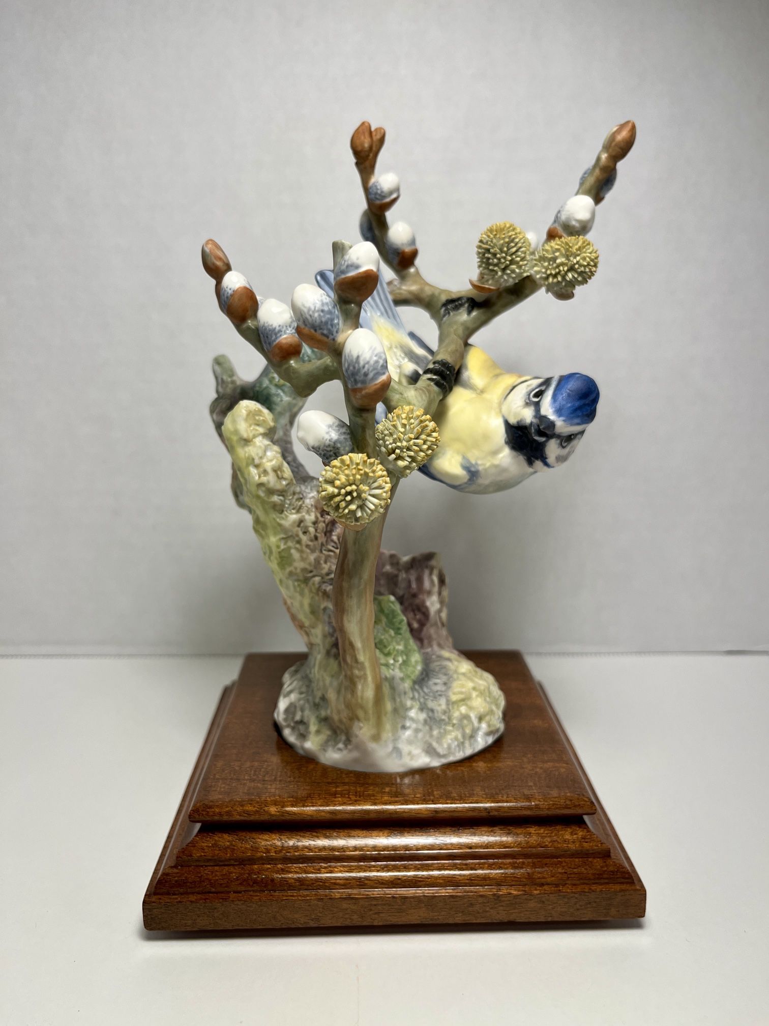 Vintage Dorothy Doughty Royal Worcester England Porcelain Bird with Wooden Stand