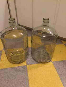 5 gallon glass of water jugs