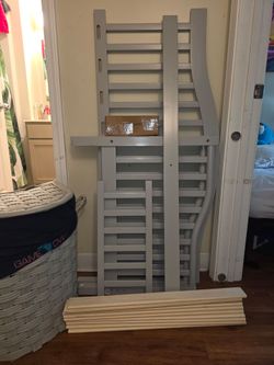 Toddler bed