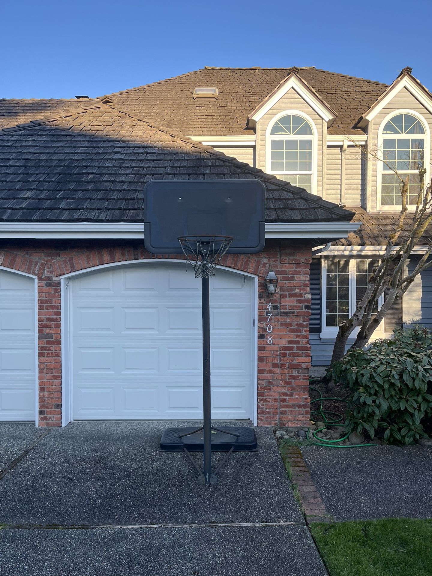 Basketball hoop