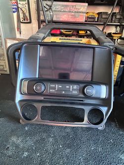 2015 Chevy Silverado Z71 OEM Radio