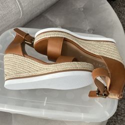 Dress sandals
