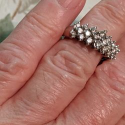 14K WHITE GOLD DIAMOND RING SZ 6 