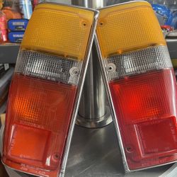 1987 Toyota Pickup OEM Taillights 