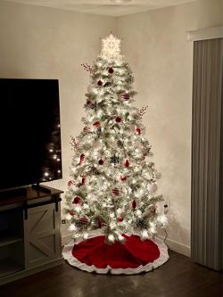 Pre-Lit Frosted Percy Spruce Tree, 7'