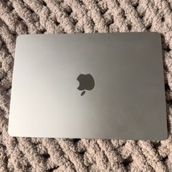 MacBook Air M2 (2022)