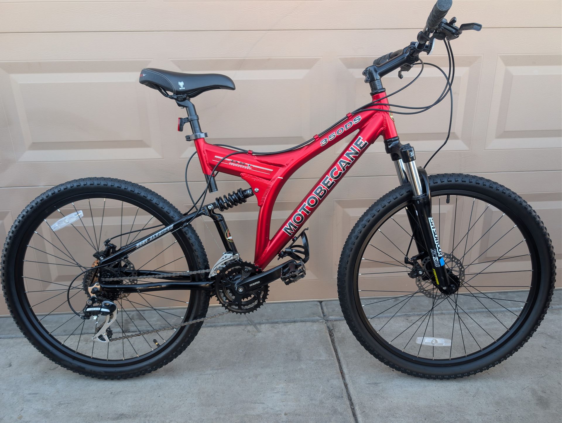 26"MOTOBECANE MOUNTAIN BIKE. LARGE. ALUMINUM. 24 SPEEDS FULL SUSPENSIÓN DUAL DISC BRAKES LIKE NEW WITH FRESHLY TUNE 👌🏼