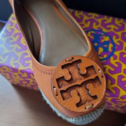 Size 5 Shoes By Tory Burch Almost New In Excellent Condition 