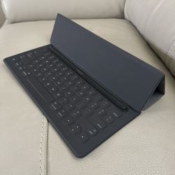Apple Wireless Smart Keyboard For iPad Pro 12.9” 1st And Second Generation 