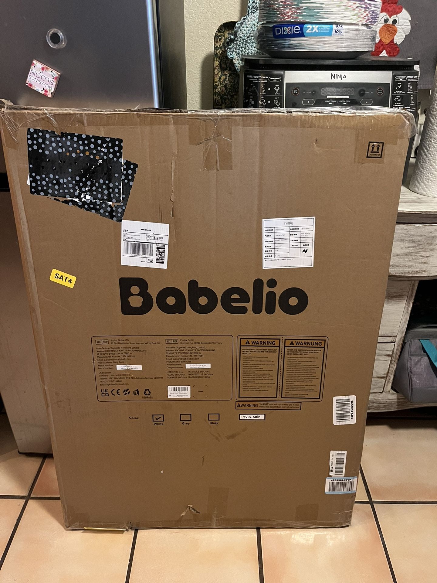 Brand new BABELO baby gate