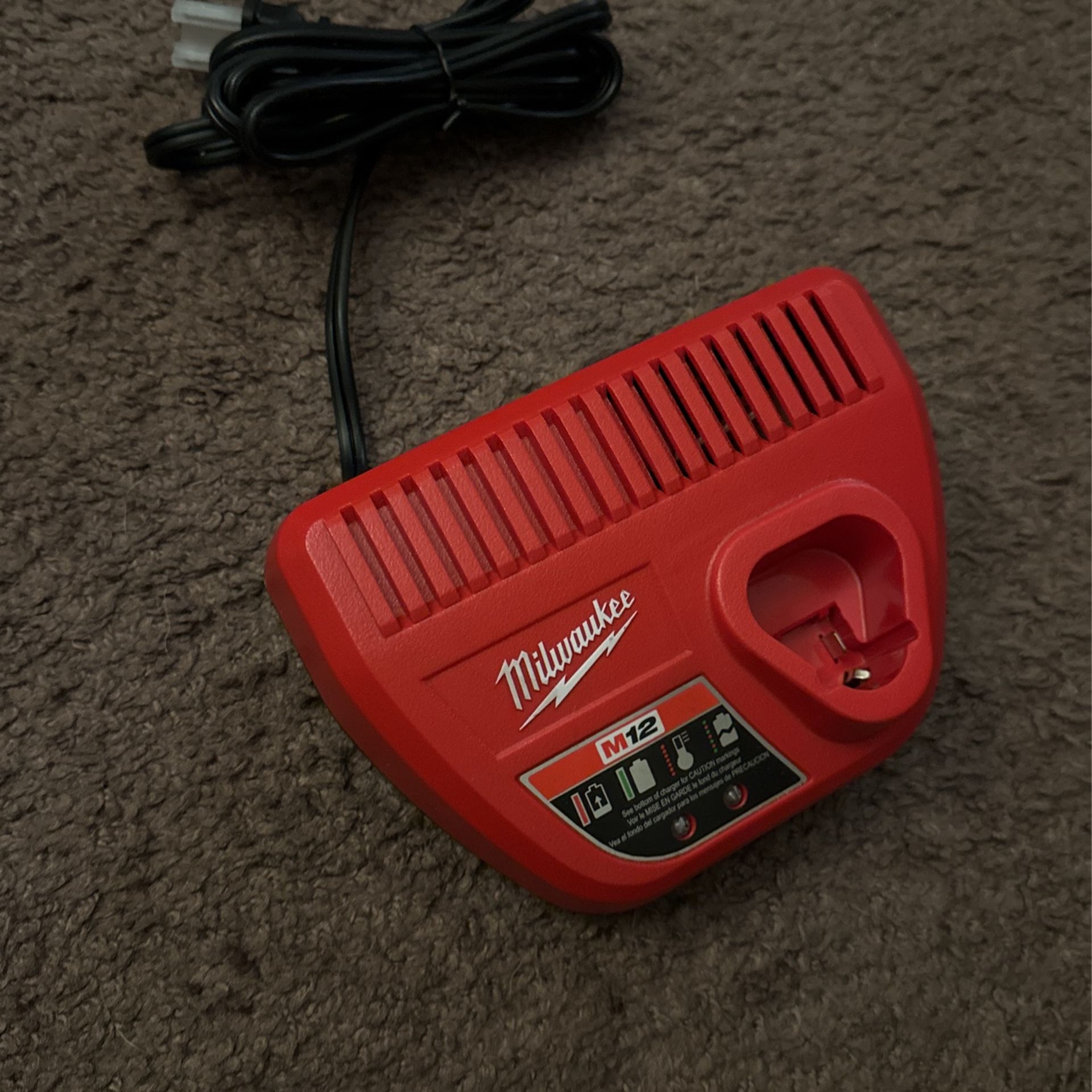Milwaukee M12 Charger