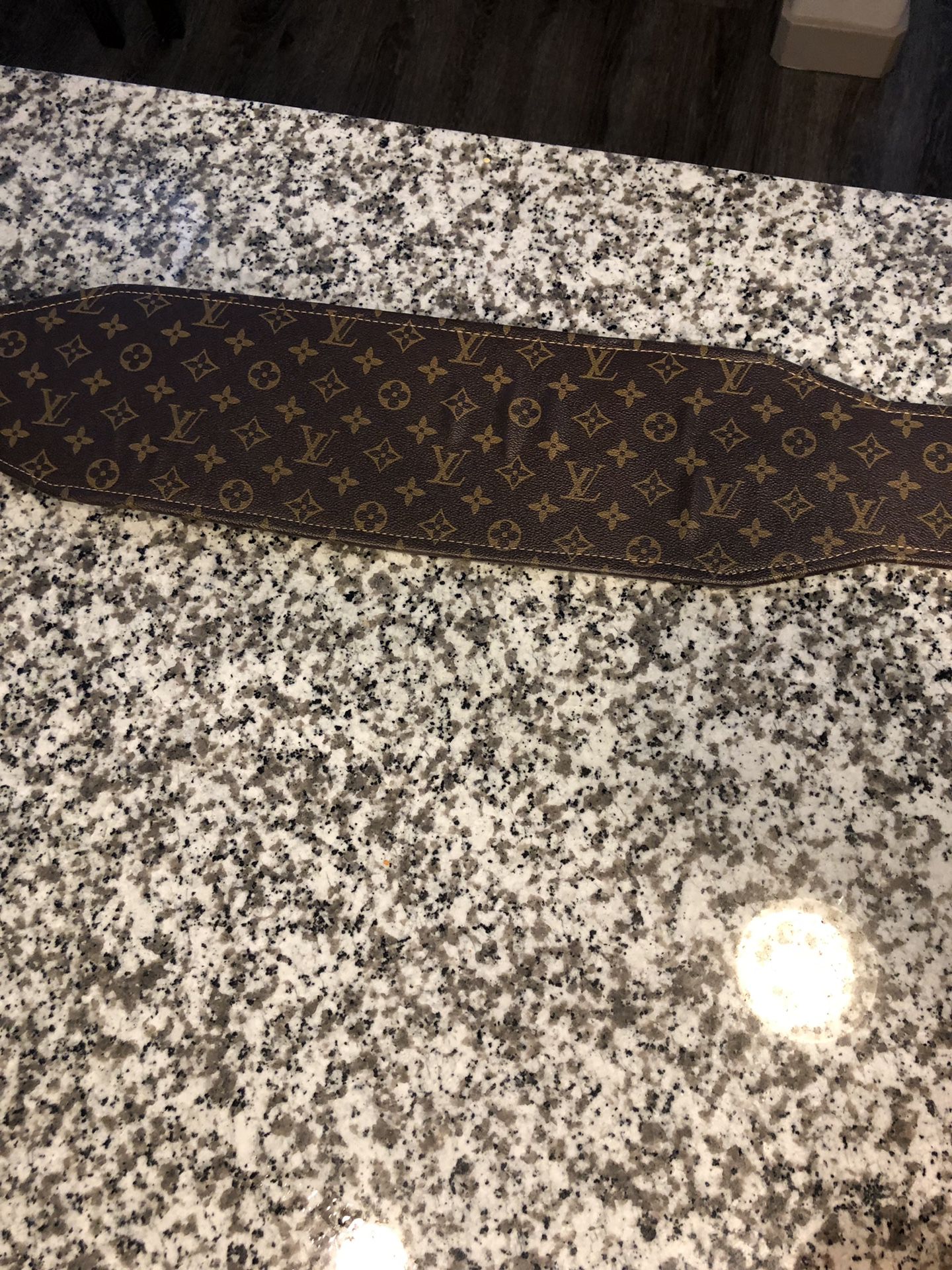 Louis Vuitton weight lifting belt. Size 40 for Sale in Las Vegas, NV -  OfferUp
