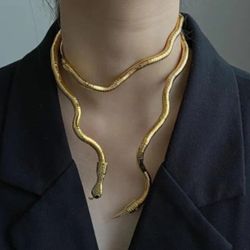 SNAKE UNIQUE NECKLACE  ( $15 EACH !! )