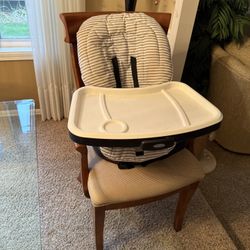 Graco- Feeding Chair and Base