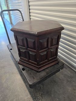 1969 cabinet. DIY restoration project. $20