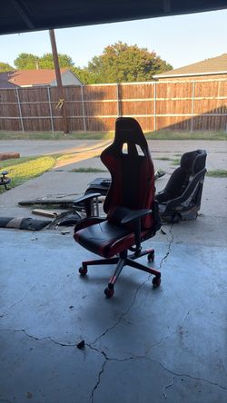 EVOKO Black and Red Gaming Chair
