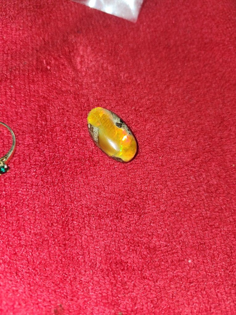 Black Matrix Fire Opal / Play Of Color