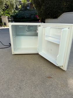 Magic Chef Mini Fridge