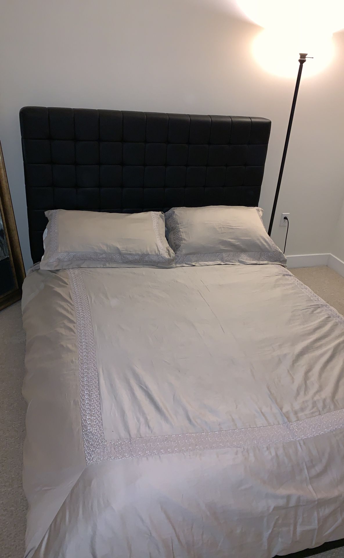 Modern Black Queen Size Bed With Mattress