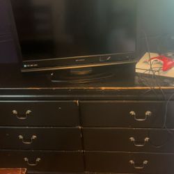 Dresser Need Gone ASAP 