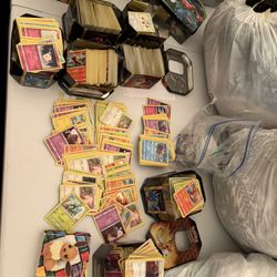 Lots Of Pokémon Cards