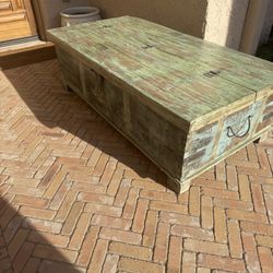 Storage Trunk/coffee Table 
