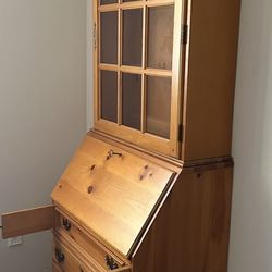 Secretary Desk with Removable Glass Hutch