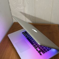 Apple MacBook Pro 15” I7/8GB/256GB SSD $175