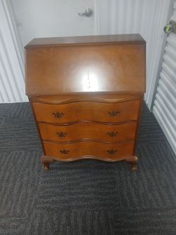 Desk dresser good cond