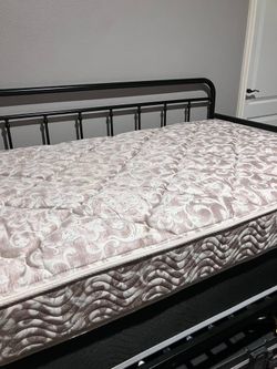 Black day bed with mattress
